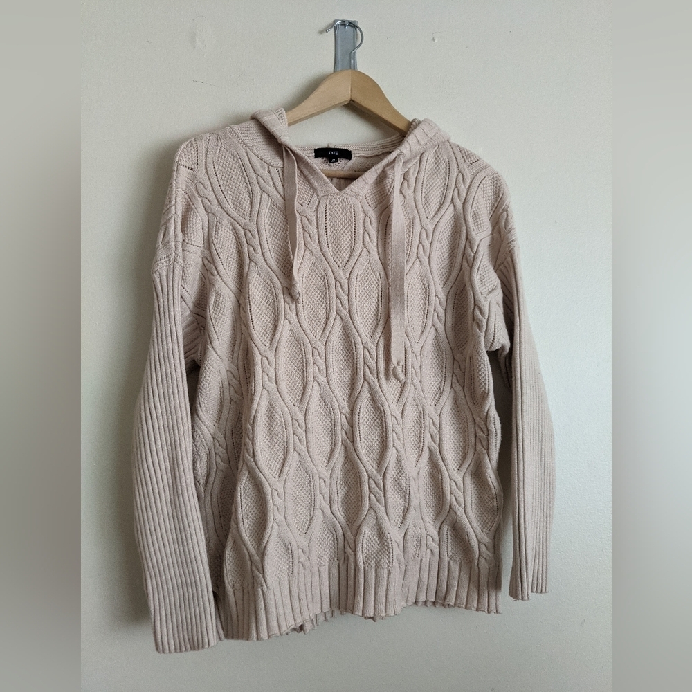 Fate Jaziah Cable Knit Hooded Sweater tan size medium